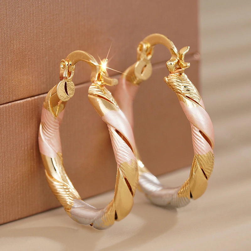 Hot selling metal multi-color fashionable earrings for ladies Middle Eastern light luxury style factory direct sales super hot style