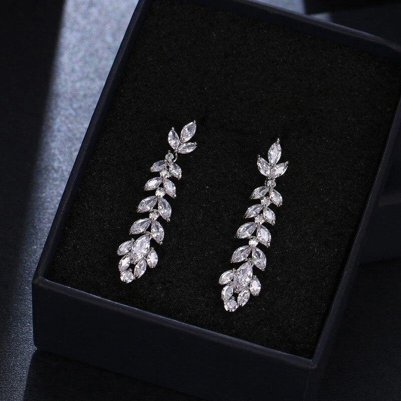 Long, elegant and slim earrings with flowers and leaves, full of zircon earrings, elegant European and American style earrings