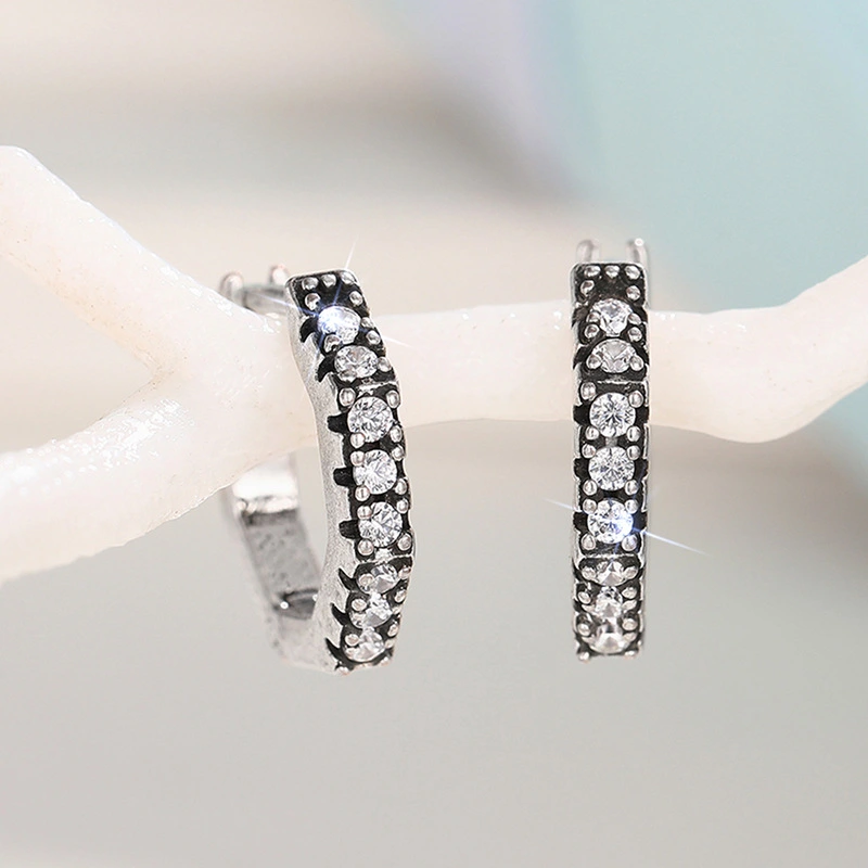 European and American style new sweet cool earrings for women with hexagonal geometric design accessories niche internet celebrity personality style