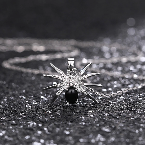 Hot selling dark gothic necklace female spider personality Halloween punk popular net red style necklace