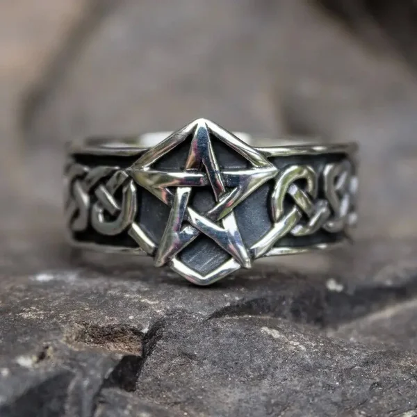 Hot selling ring retro five-pointed star black jewelry European and American street style ring for men