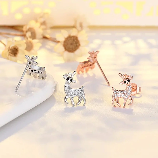  Sweet and exquisite deer earrings Christmas fashion festival earrings Korean style new simple cute earrings