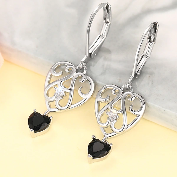  European and American fairy style earrings for women, heart-shaped hollow earrings, popular and fashionable literary style