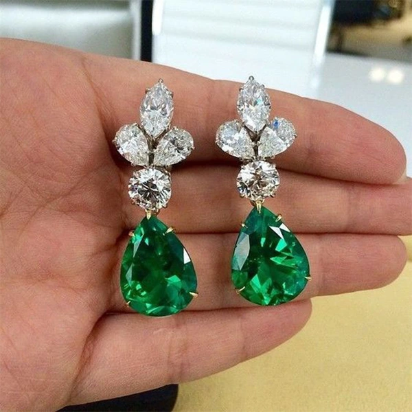 Factory direct sales of trefoil AAA zircon earrings European and American exquisite earrings bridal earrings spot mixed batch