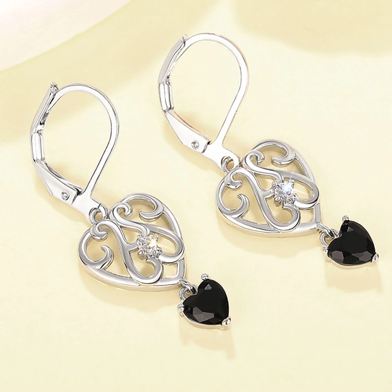  European and American fairy style earrings for women, heart-shaped hollow earrings, popular and fashionable literary style