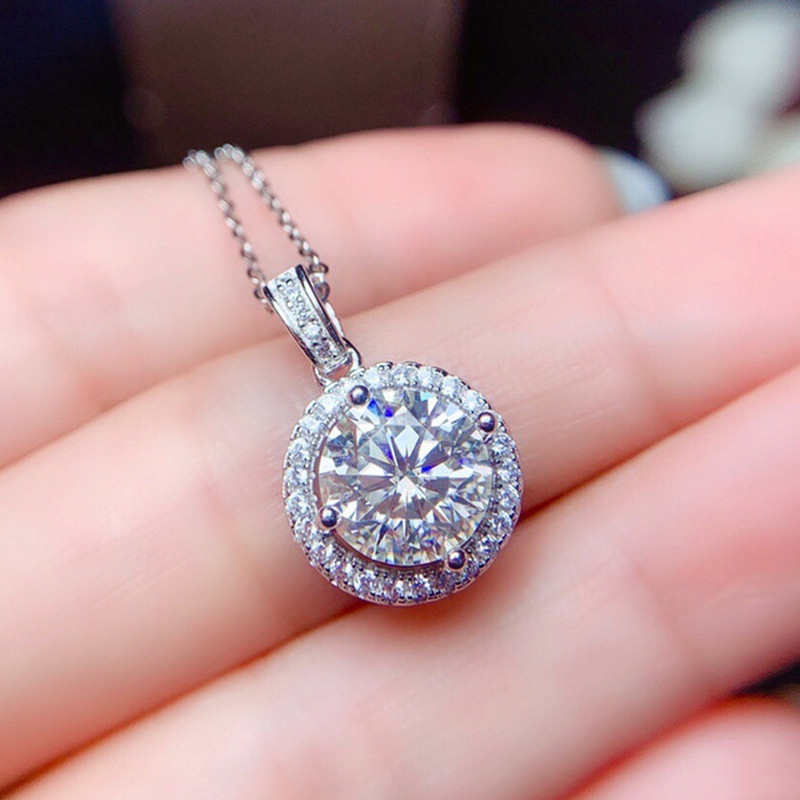  Korean exquisite imitation moissanite necklace super flash round live broadcast hot pendant simple light luxury women's necklace