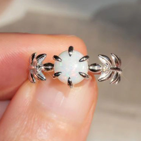 European and American new hand jewelry artificial opal opal synthetic opal ring simple leaf ring