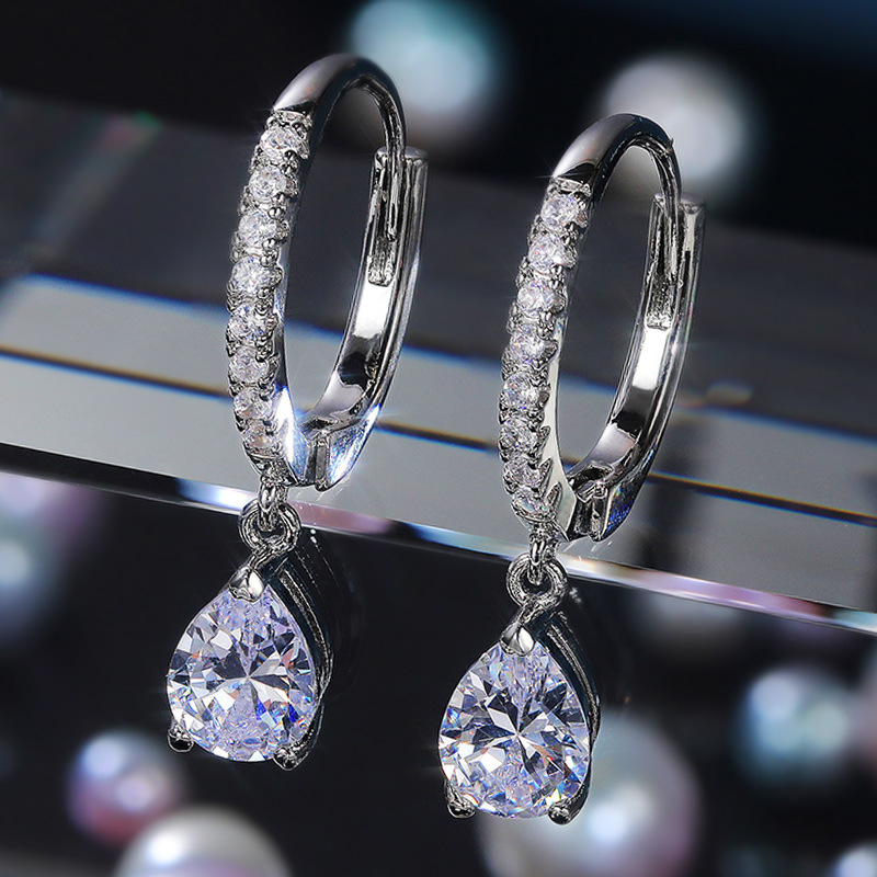 Exclusively supply Korean version of water drop pear-shaped zircon earrings for women copper plated white gold short elegant earrings