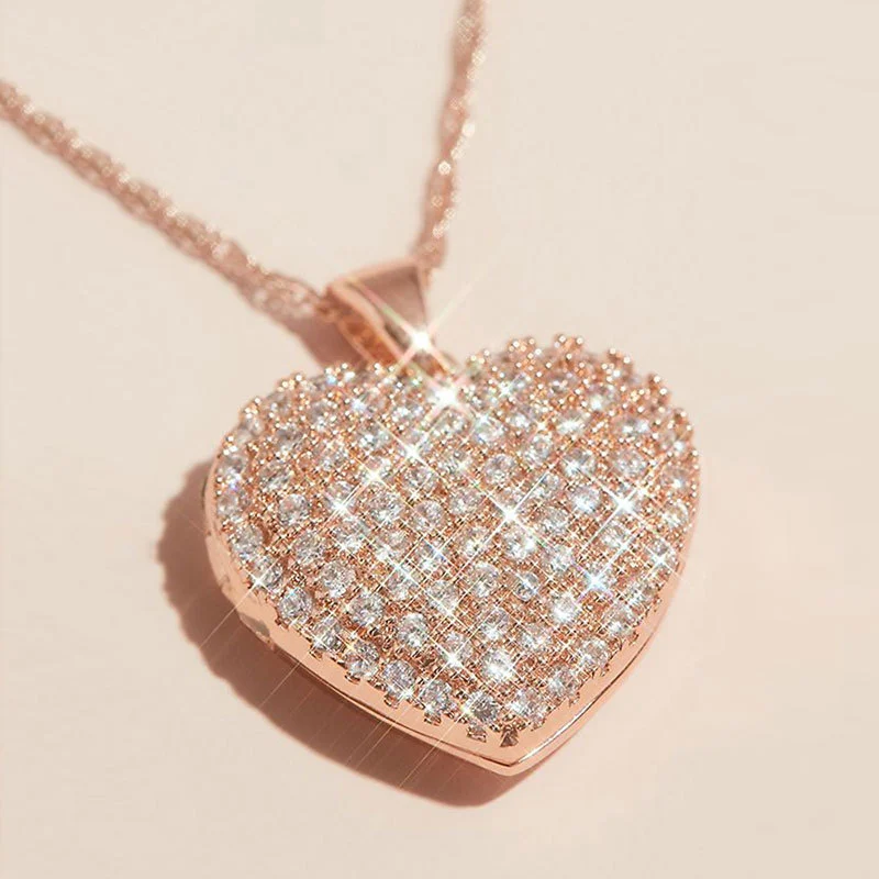 European and American new light luxury temperament versatile love necklace niche peach heart clavicle chain accessories