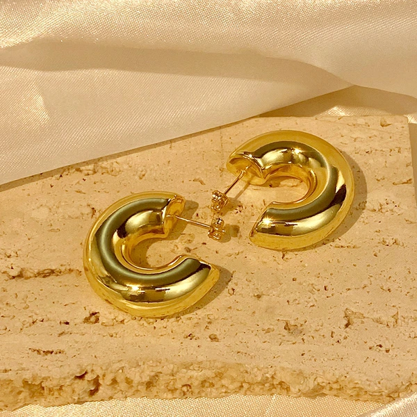 Hot-selling earring set for women, French retro style, personalized jewelry, new Middle Eastern teardrop shape, super hot style