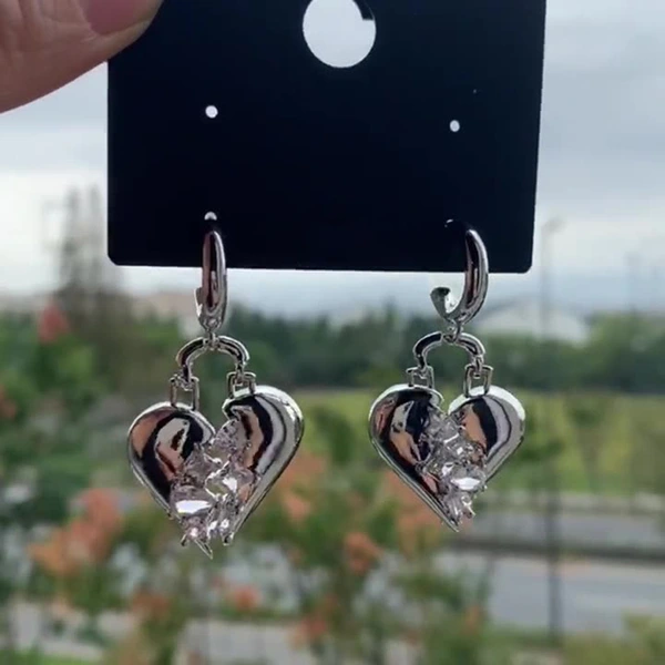 Broken zircon heart earrings cool style fashion light luxury design earrings personality temperament heart-shaped earrings