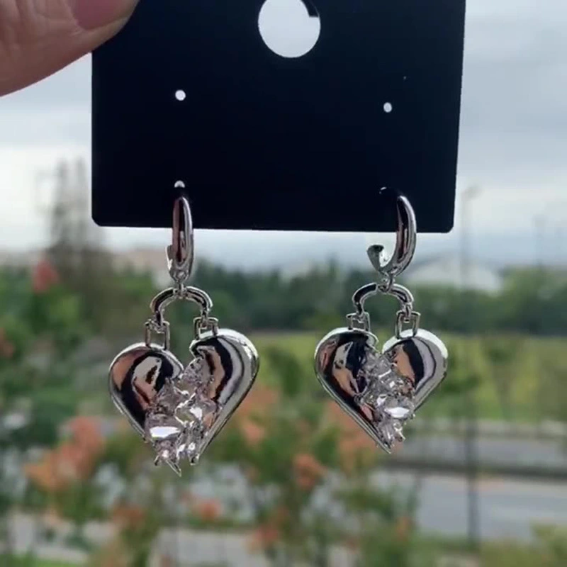  Broken zircon heart earrings cool style fashion light luxury design earrings personality temperament heart-shaped earrings