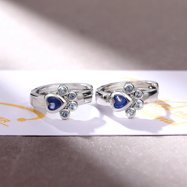 Korean version of the Internet celebrity ear clips cute cat claw blue diamond earrings girly cat student Christmas earrings