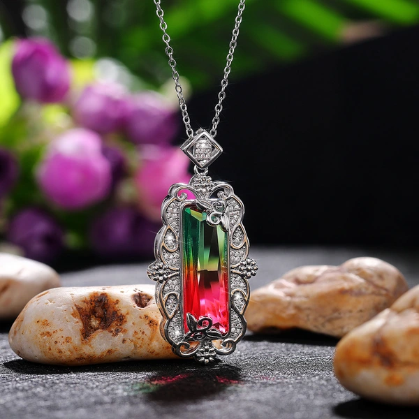 New pendant retro palace style colored gemstone pendant necklace luxury zircon necklace