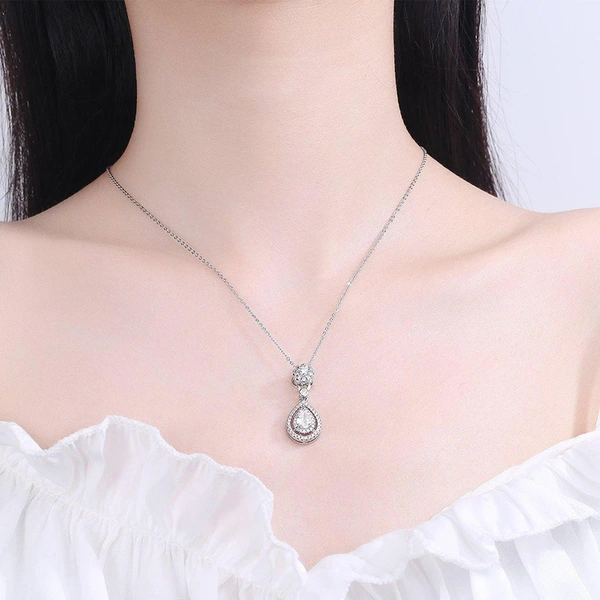 Internet celebrity sweater necklace women's Korean version of the teardrop-shaped pendant niche design fashion simple clavicle chain