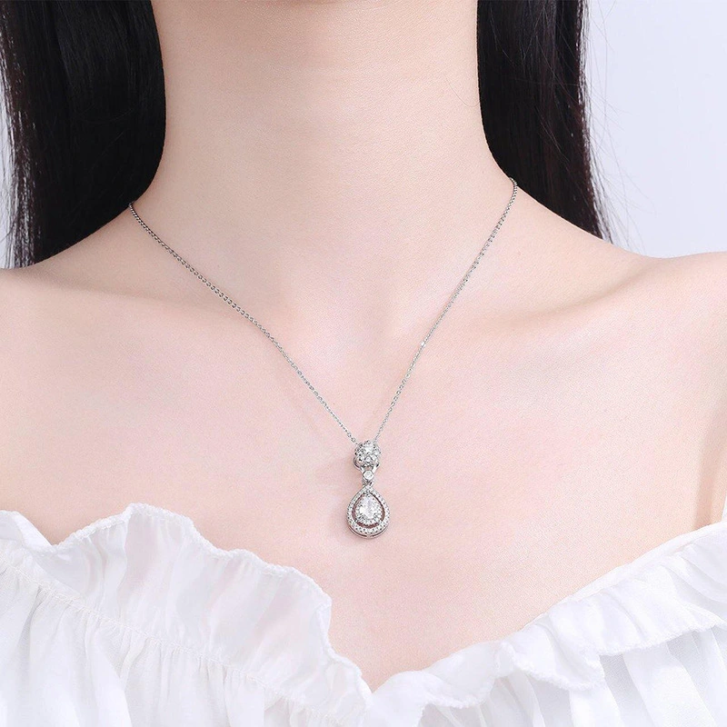 Internet celebrity sweater necklace women's Korean version of the teardrop-shaped pendant niche design fashion simple clavicle chain
