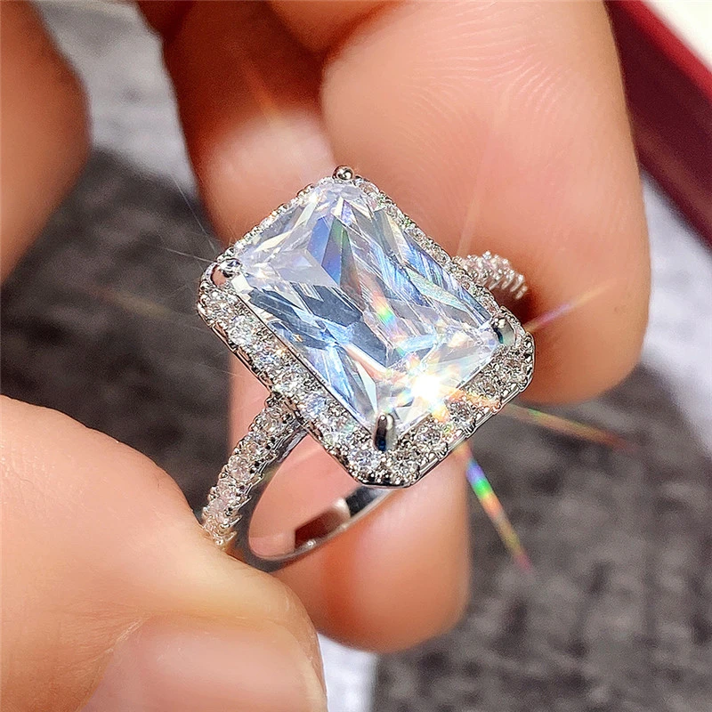 Jewelry engagement ring wholesale European and American fashion simulation diamond zircon wedding ring elegant bridal accessories