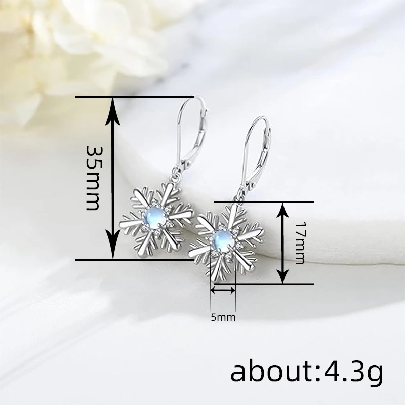 Hot selling snowflake earrings for women in Europe and America, fashionable design, sweet style for ladies, Christmas holiday jewelry
