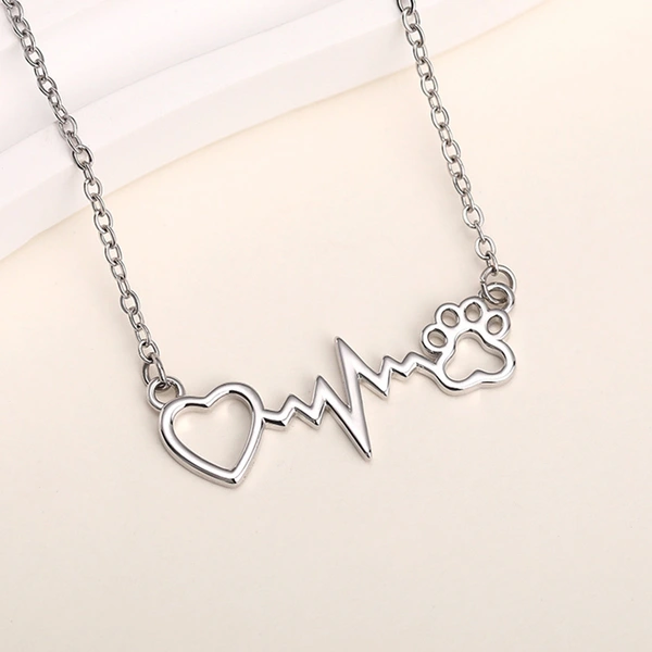    Cat paw necklace, European and American hot-selling heartbeat pattern clavicle necklace, fashionable heart-shaped necklace