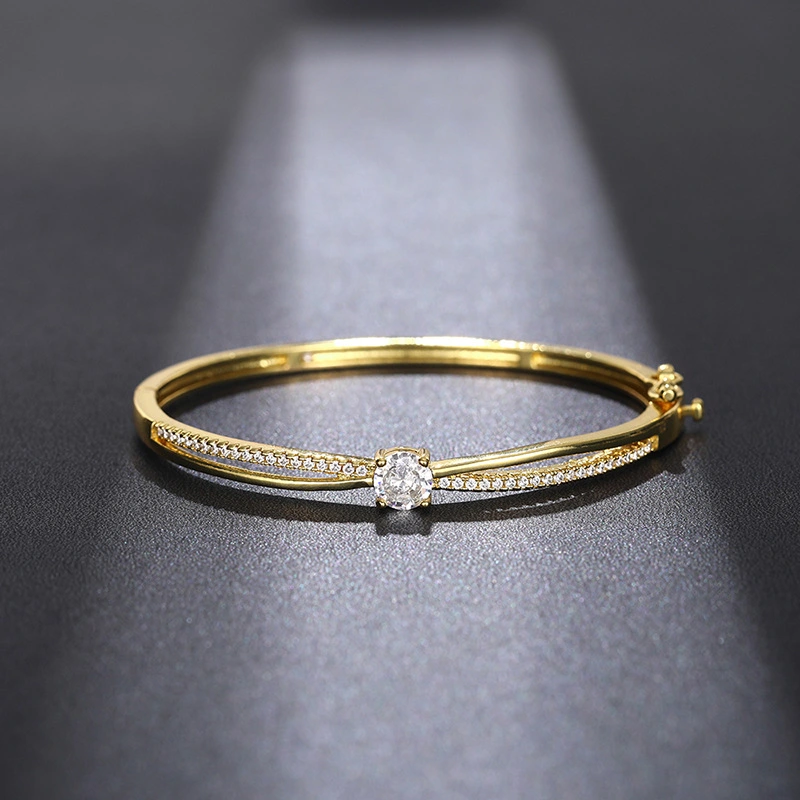 Popular European and American versatile bracelet for women, cross design, round zircon jewelry, elegant and exquisite niche jewelry