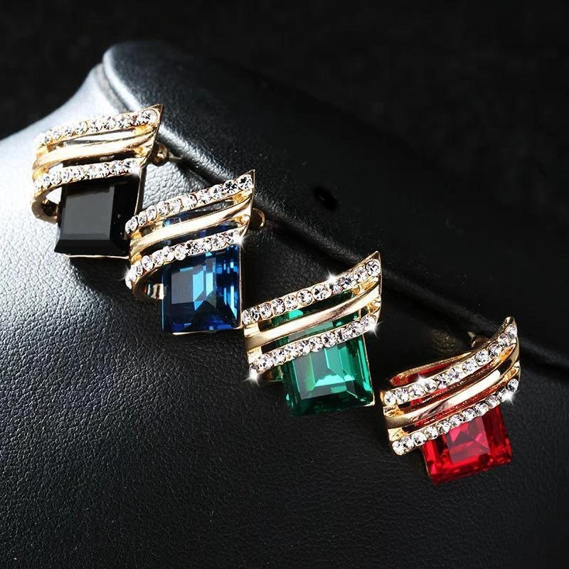 Temperament personality wing earrings new style trendy all-match round face earrings geometric quadrilateral elite female earrings
