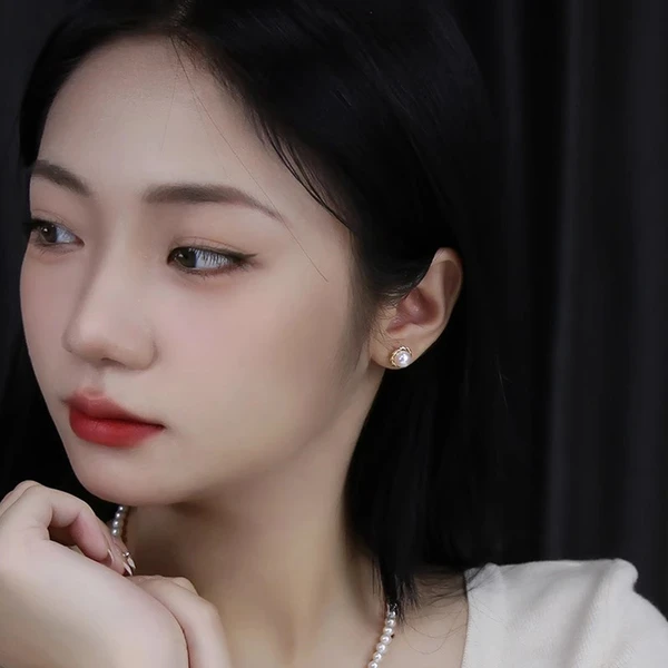  European and American fashion light luxury earrings Chanel style geometric earrings for women popular imitation popular pearl earrings