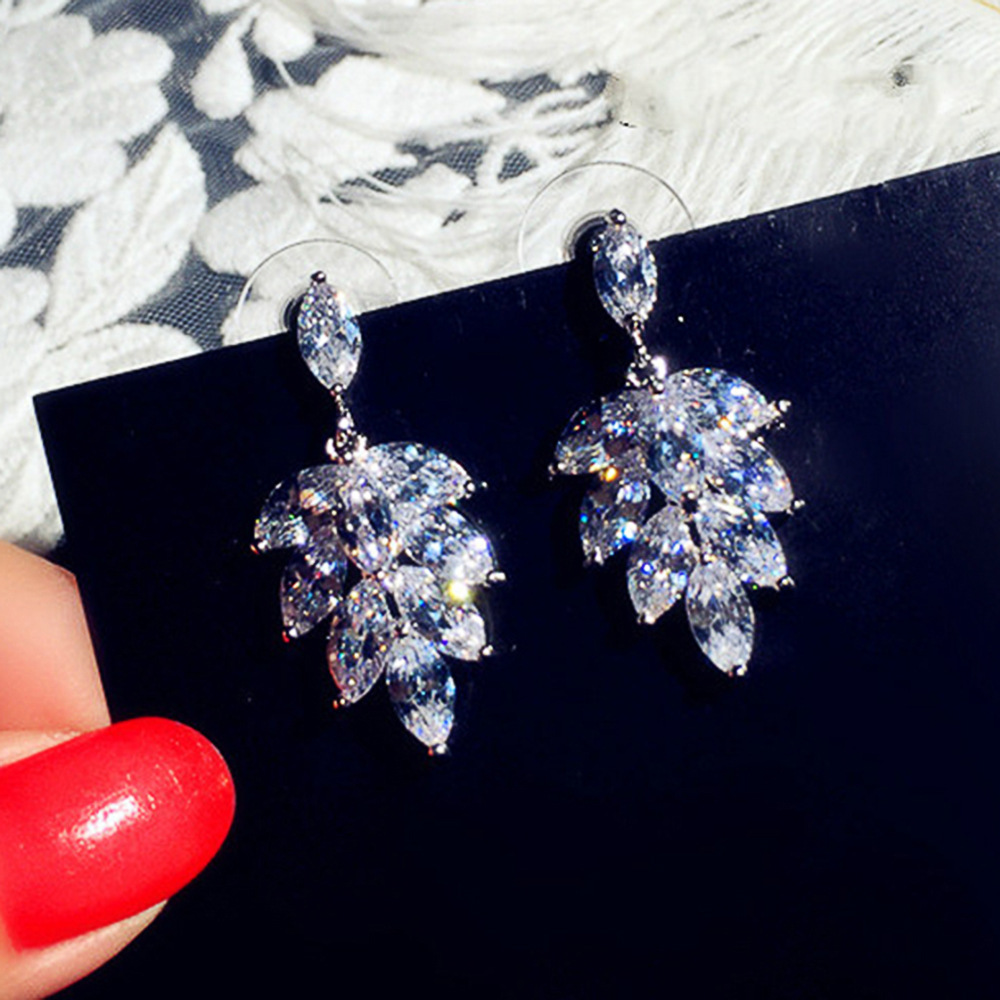 Hot selling bridal leaf drop earrings European and American simple fashion zircon long wedding dress earrings for women