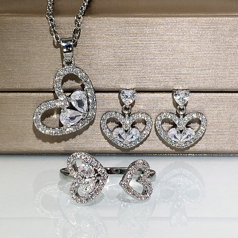 2021 New Arrival Heart Diamond Heart Necklace Set All-match Personalized Heart-shaped Earrings Three-piece Set