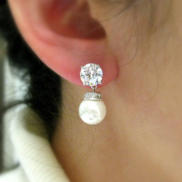  French retro imitation pearl earrings fashionable and simple earrings with high-end exquisite small earrings