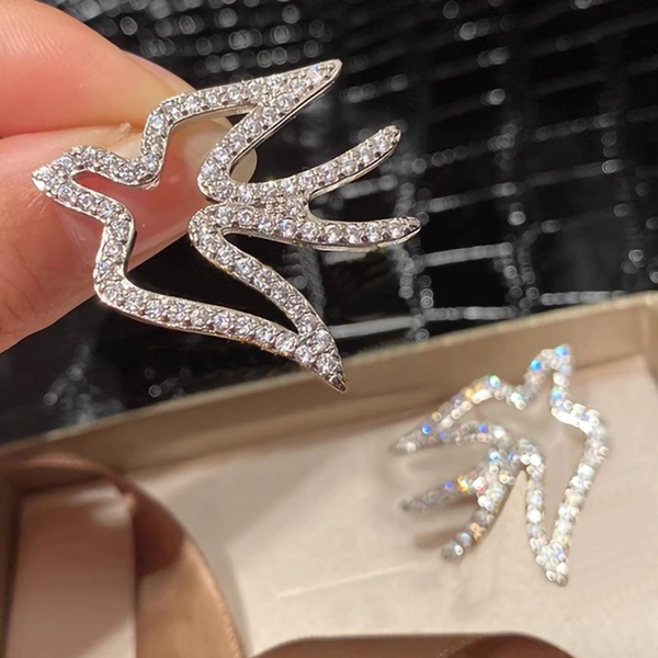  Fashionable imitation animal earrings swallow temperament design earrings atmospheric high-end full-studded female earrings