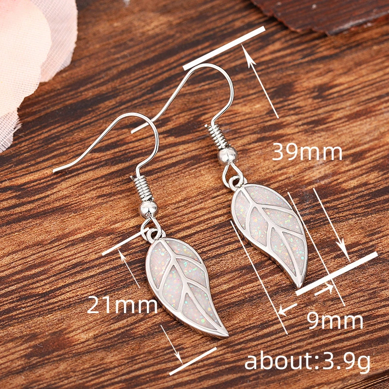 Fashion design leaf earrings for women, daily matching popular earrings, simple and exquisite earrings