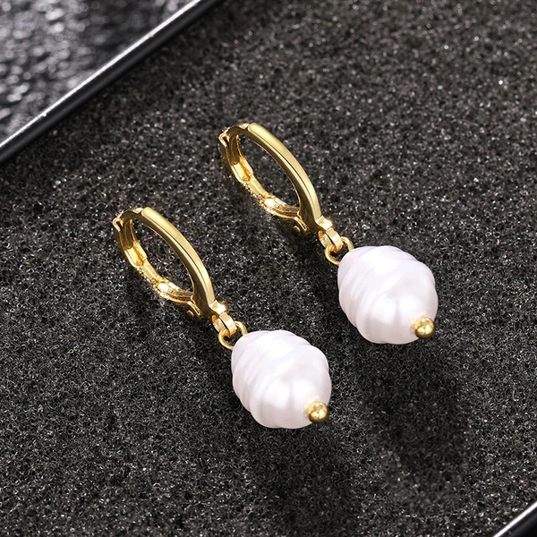   Special-shaped imitation pearl earrings for women, fashionable and elegant daily wear, ladies' jewelry