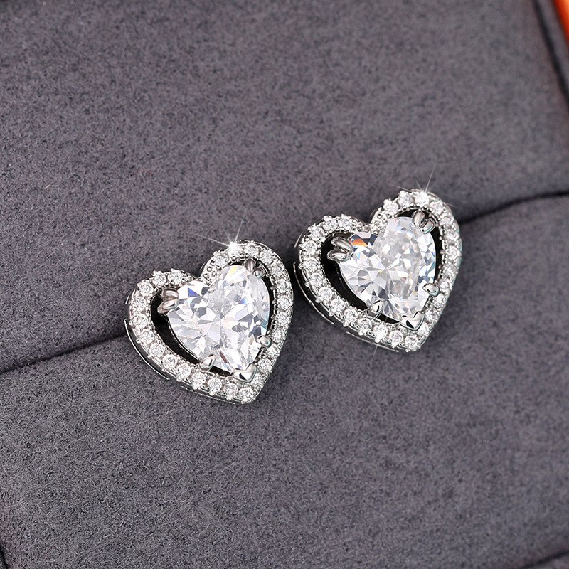  High-quality metal heart-shaped earrings, double-layer hollow exquisite earrings, small heart-to-heart earrings