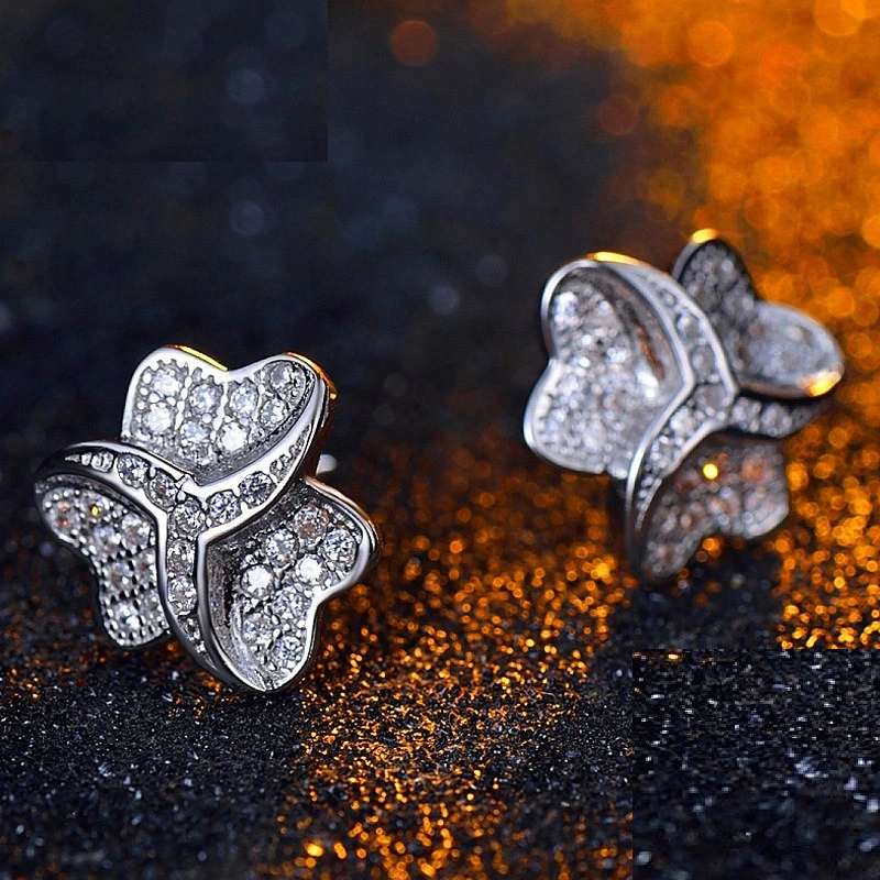  Lucky clover plant flower earrings for women fashion exquisite sweet earrings European and American temperament style earrings
