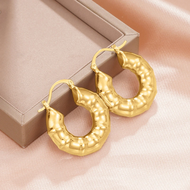 Creative bamboo U-shaped earrings for women, fashionable French style earrings, meteorite hot sale