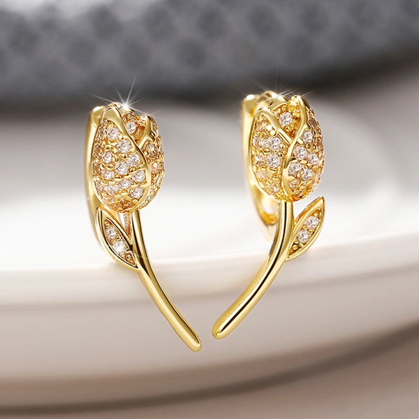 European and American INS style fashion design micro-inlaid diamond earrings for women retro metal gold-plated rose earrings