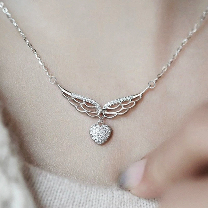  Korean version of the heart pendant female angel wings elegant lady necklace heart-shaped niche o-shaped chain