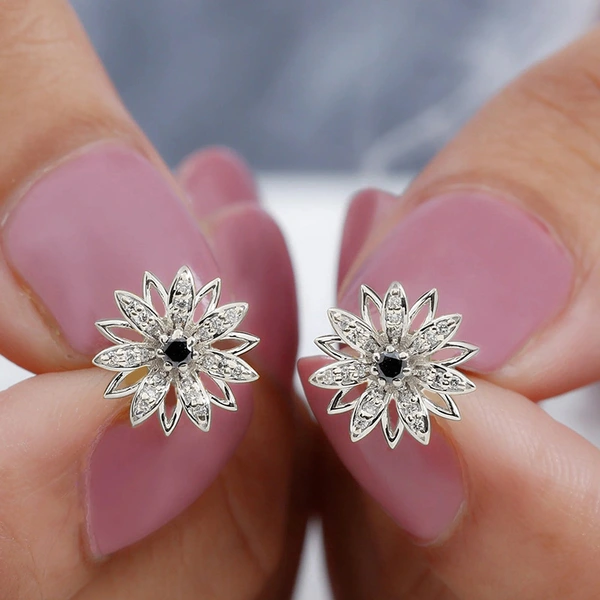   Sweet little daisy earrings for women, flower and floral pastoral accessories, forest-style daily matching earrings