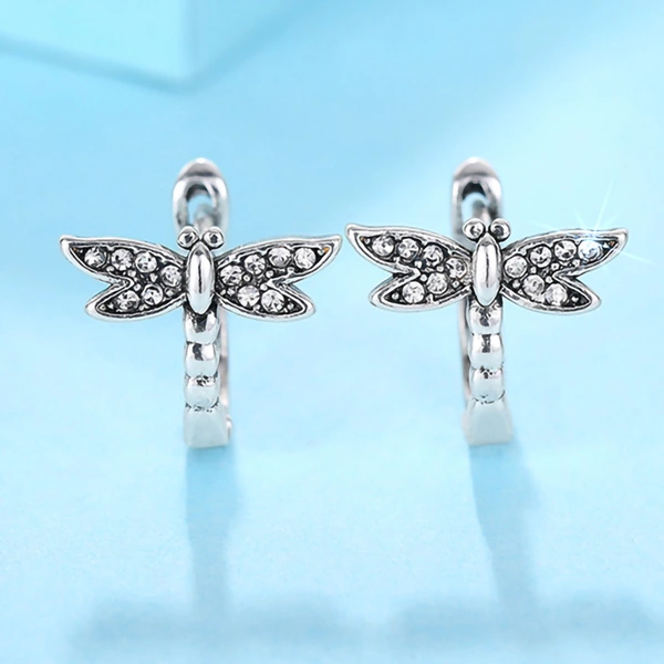 Dragonfly animal earrings for women, small and cute earrings for daily wear, trendy and popular European and Korean fashion earrings