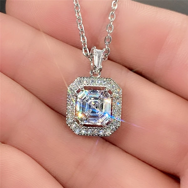 Square zircon pendant European and American classic high-quality necklace accessories birthday gift jewelry manufacturers wholesale
