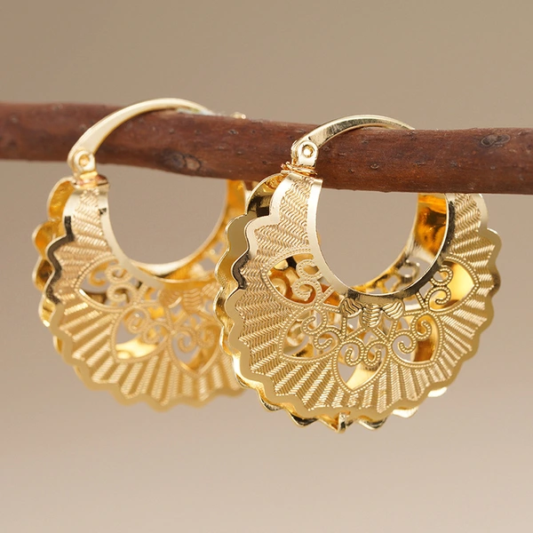 Korean style gentle hollow design earrings ladies ethnic style earrings Middle Eastern fashion floral hot selling accessories