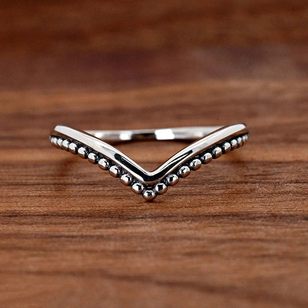   Hot selling simple minimalist V-shaped ring ring for daily commuting all-match ring decoration metal electroplating fashionable