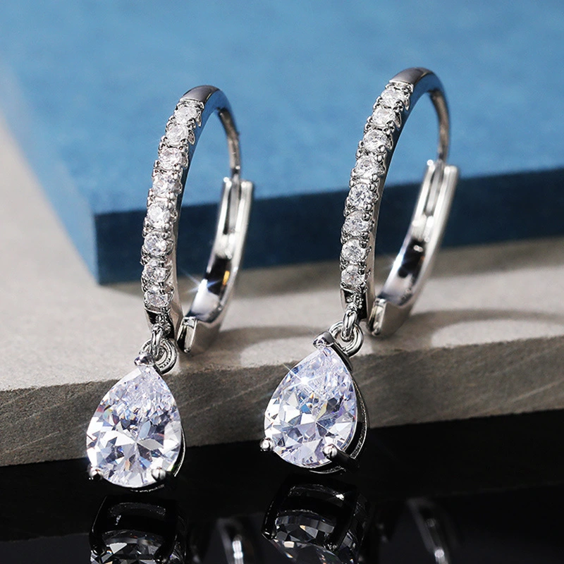 Exclusively supply Korean version of water drop pear-shaped zircon earrings for women copper plated white gold short elegant earrings