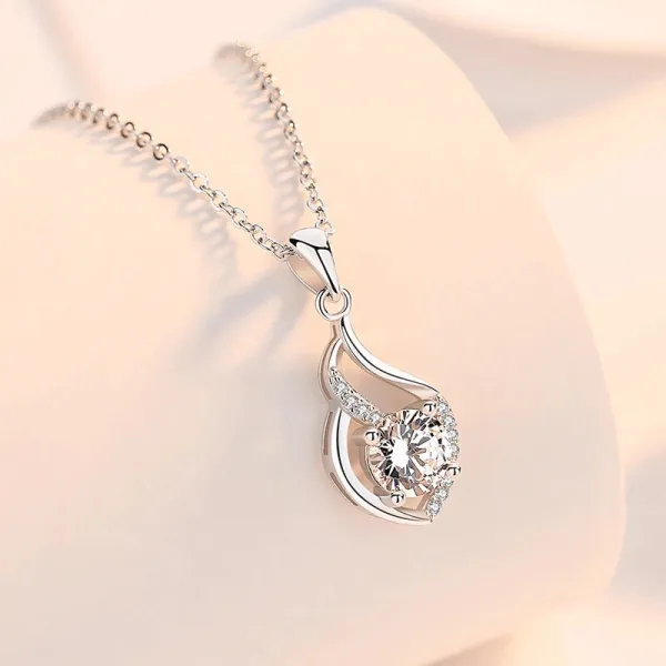 Hot sale of new geometric zircon pendant necklace with copper plating and platinum sweater chain for ladies in autumn