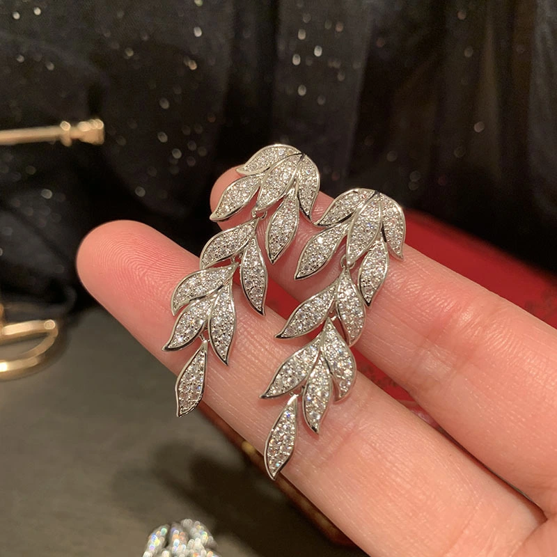 Micro-inlaid zircon shiny leaf earrings for women, exquisite temperament plant long earrings, popular in Europe and America