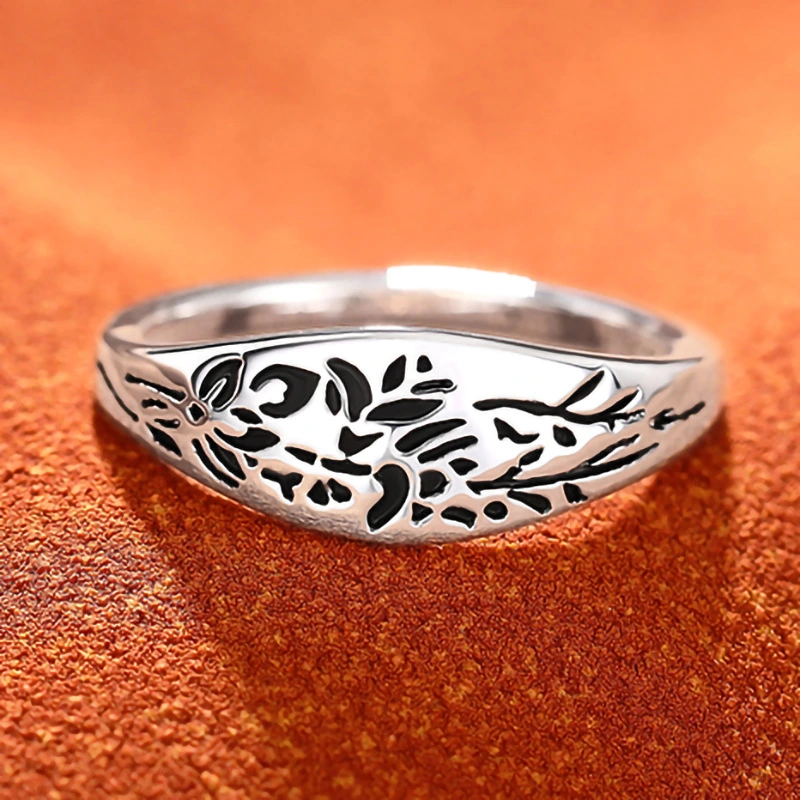   Hot selling new jewelry simple creative floral ring fashionable metallic women's ring