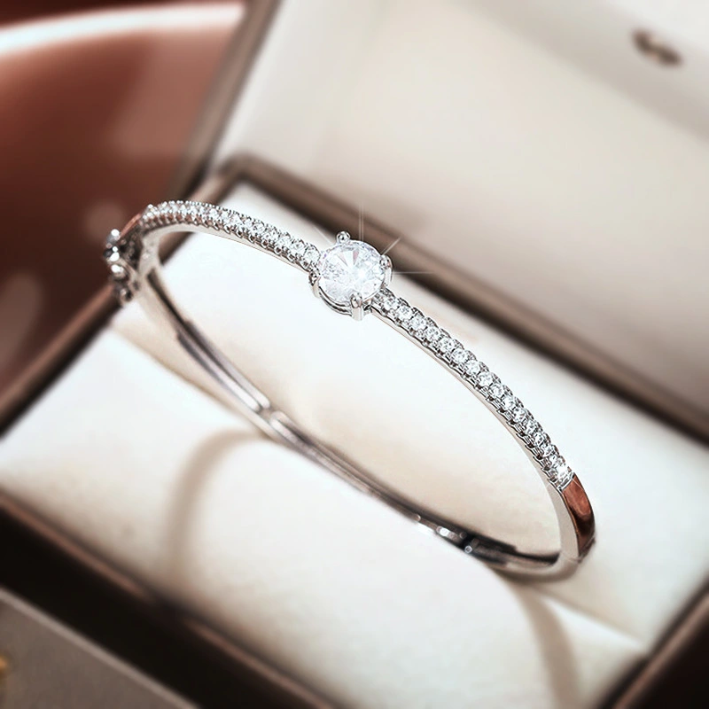 European and Korean hot-selling wholesale bracelets for women, fashionable and simple, elegant bracelets, light luxury style, daily accessories