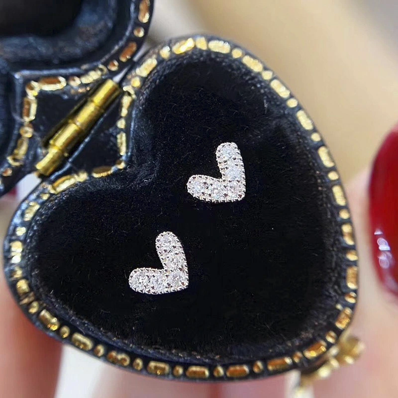 Live broadcast hot small earrings mini micro-inlaid heart zircon earrings for women to sleep without taking off earrings