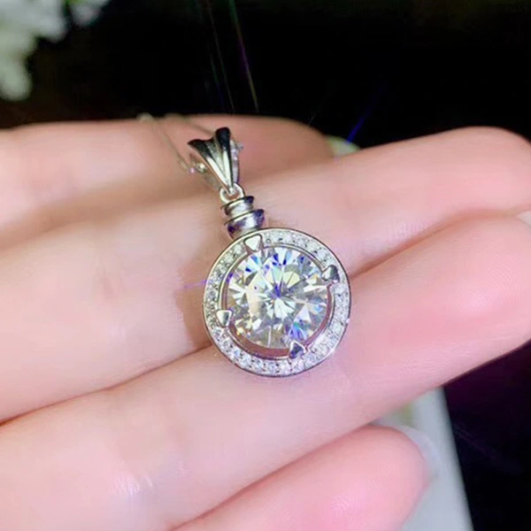 Hot selling imitation moissanite copper plated white gold clavicle chain eight hearts and eight arrows zircon pendant necklace for women