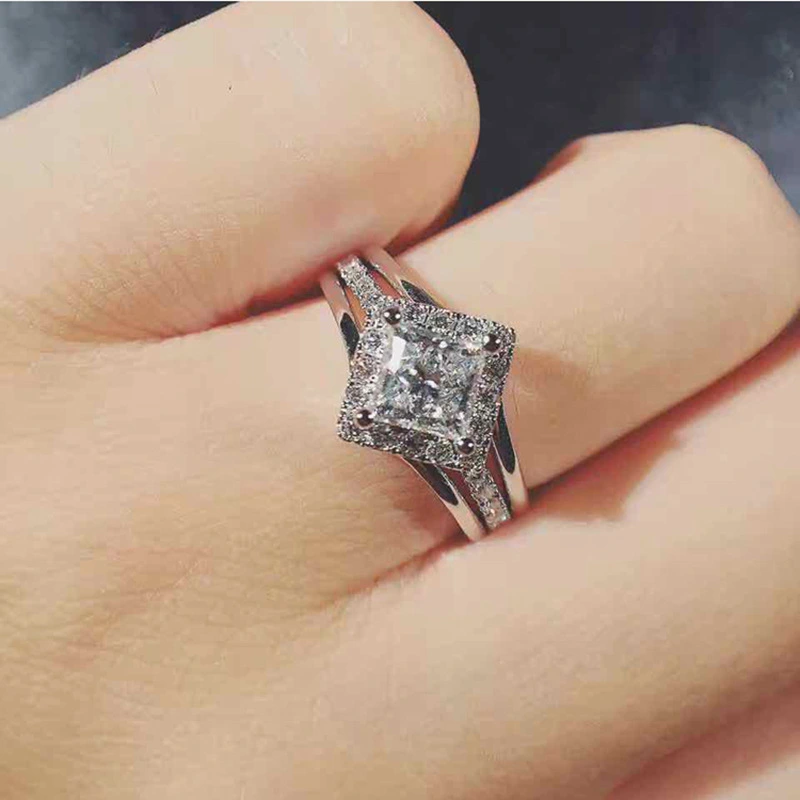    Hot selling sparkling four-claw inlaid zircon women's ring, Internet celebrity style diamond ring